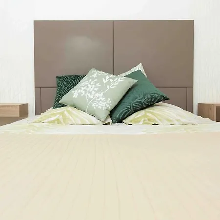 Апартаменты Perle De - 50 Metres De La Plage, Clim, Wifi *