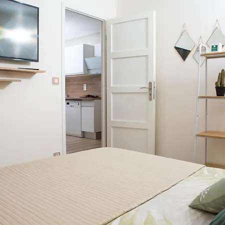 Apartament Perle De - 50 Metres De La Plage, Clim, Wifi Nicea