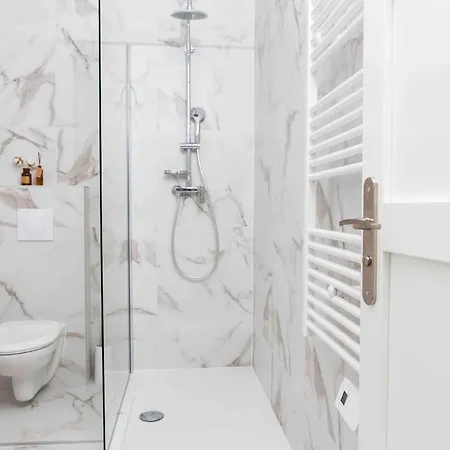 Perle De - 50 Metres De La Plage, Clim, Wifi * Nicea